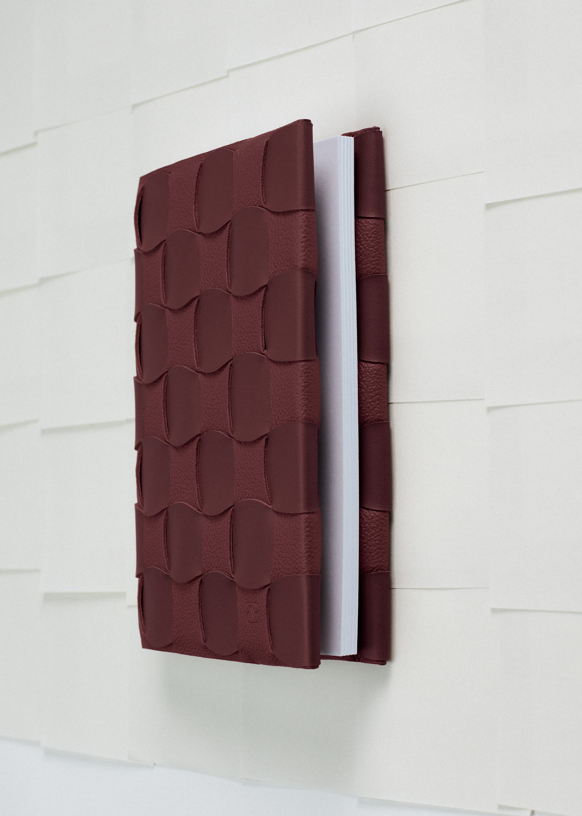Couvre carnet Neiti A5 - Cerise Noire