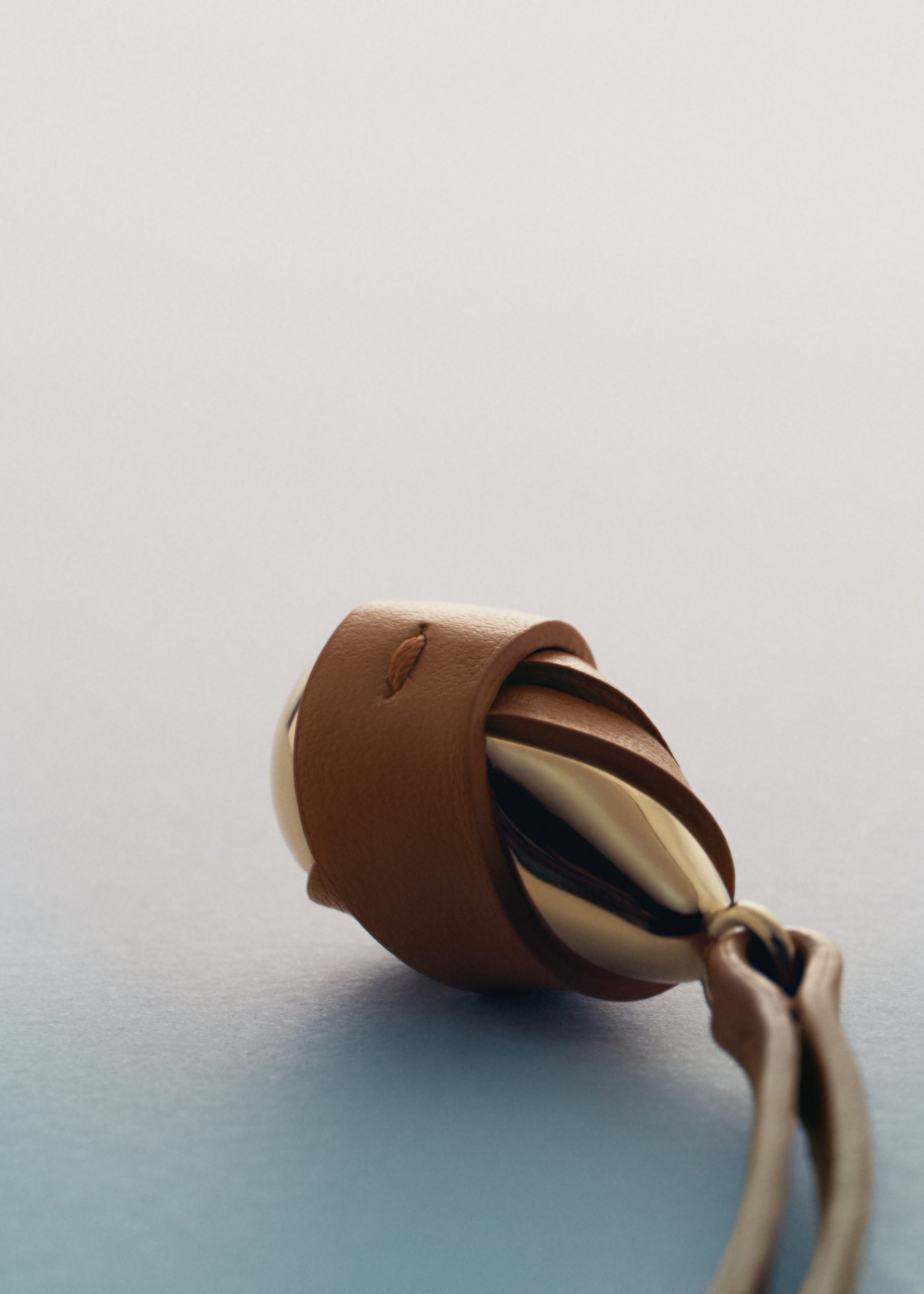 Pendentif Ormé - Dorée Cuir Camel