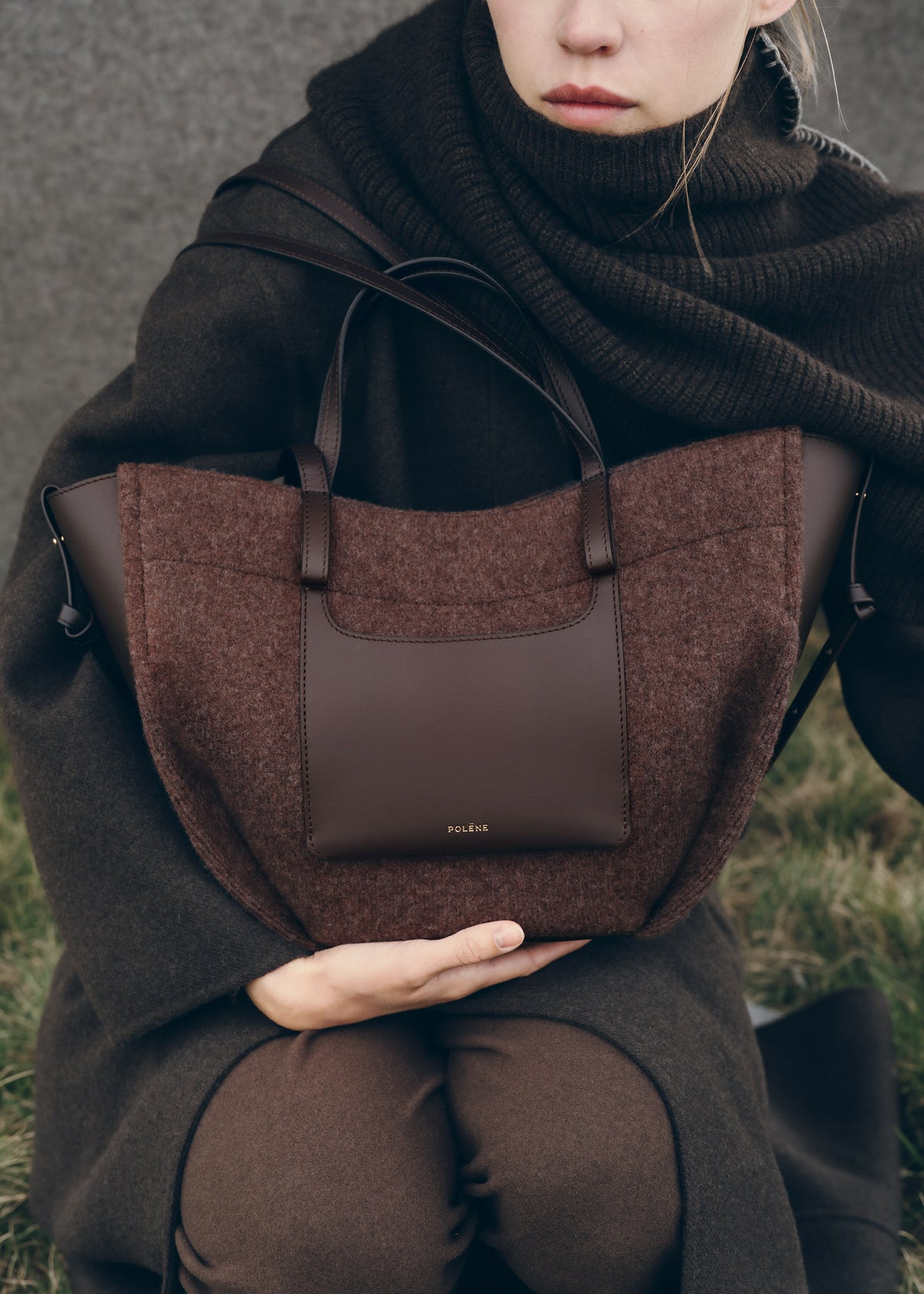 Cyme Mini - Ébène Feutrée